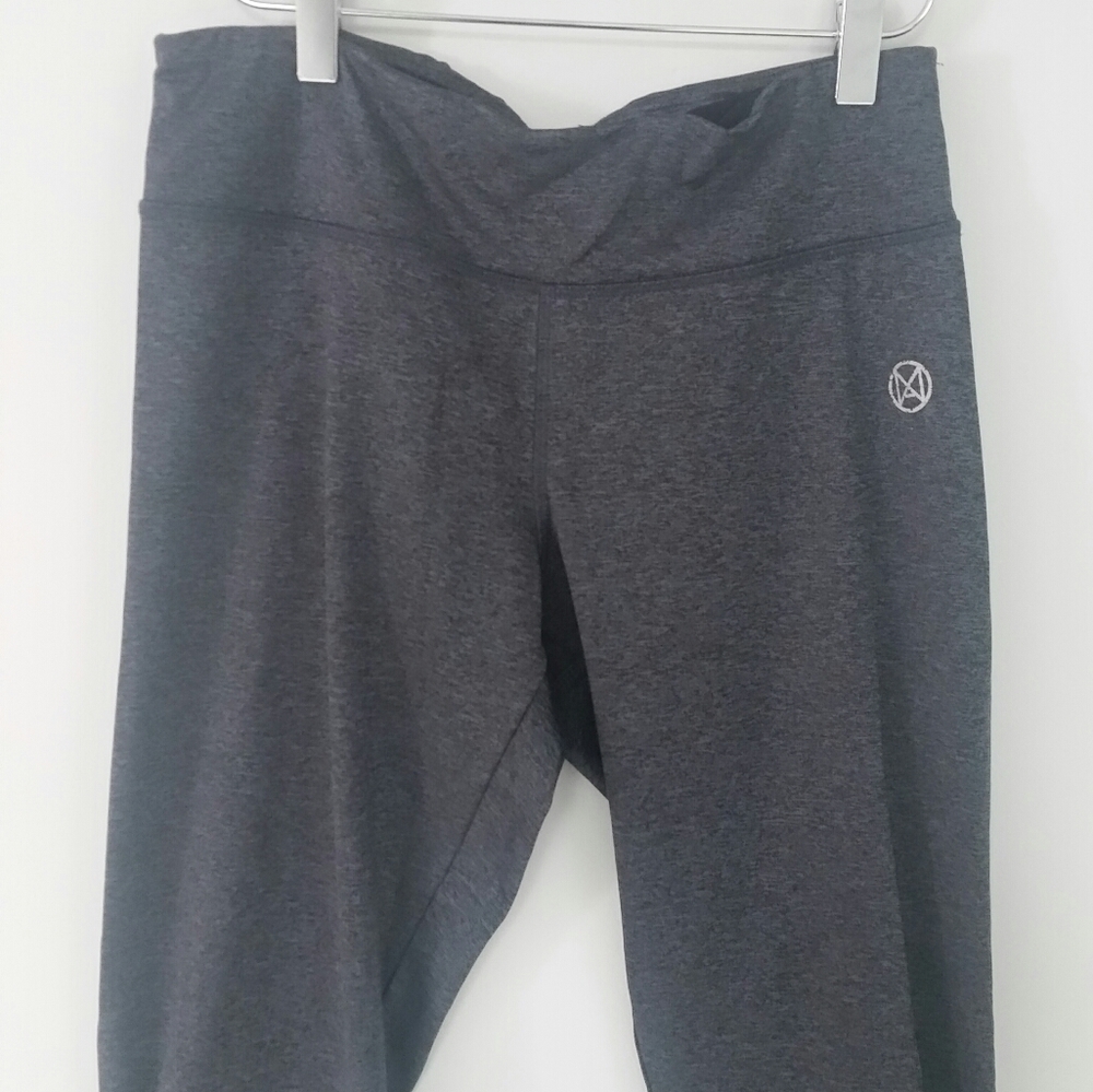 ARDENE Capri Work Out Pants Grey